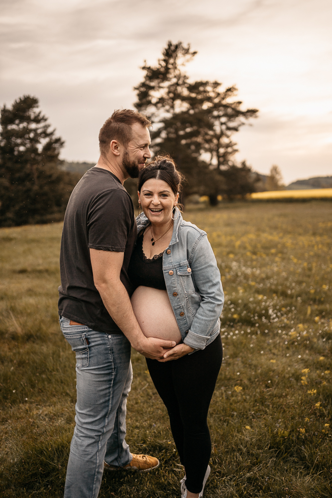 babybauchfotograf-schwangerschafsfotoshooting-aalen-ellwangen-schwäbisch-gmünd-heidenheim